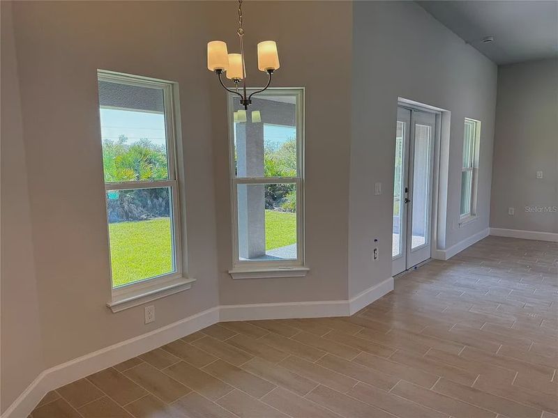 Spacious, unfurnished interior of a new home in South Gulf Cove, Port Charlotte (Image 11).
