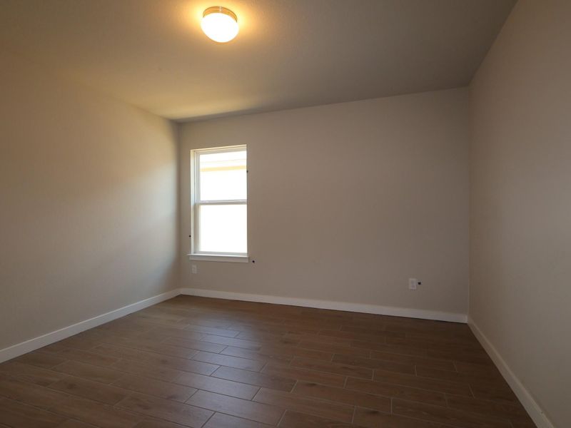 Spacious, unfurnished interior of a new home in Willow Springs, Buda (Image 21).