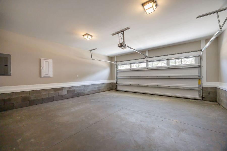 Spacious, unfurnished interior of a new home in Davenport Farms, Winterville (Image 41).