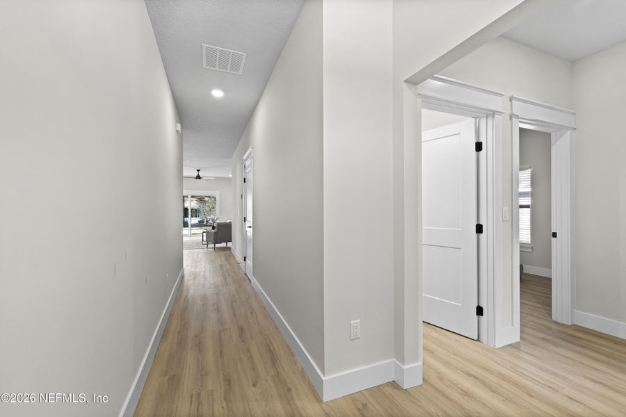Spacious, unfurnished interior of a new home in , Jacksonville (Image 20).