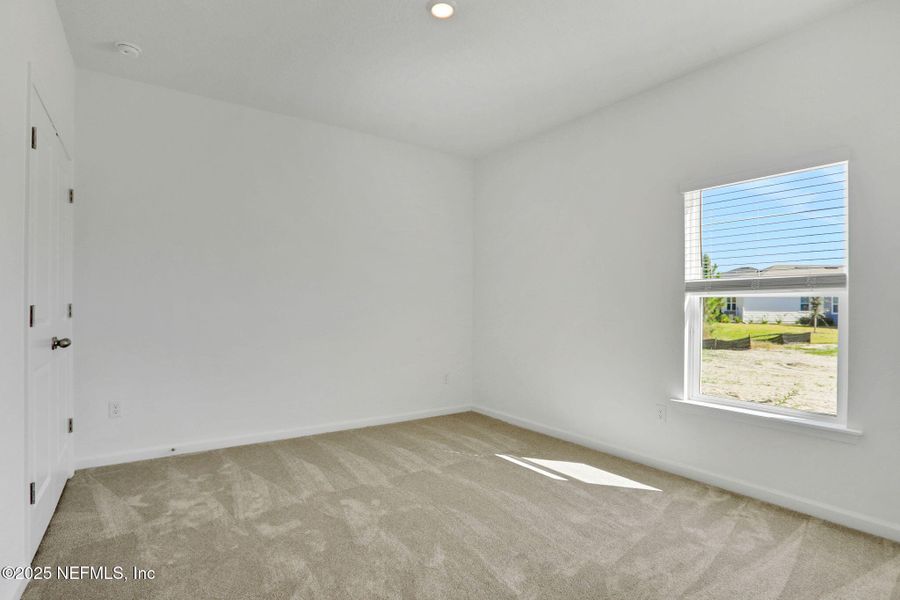 Spacious, unfurnished interior of a new home in , Green Cove Springs (Image 36).
