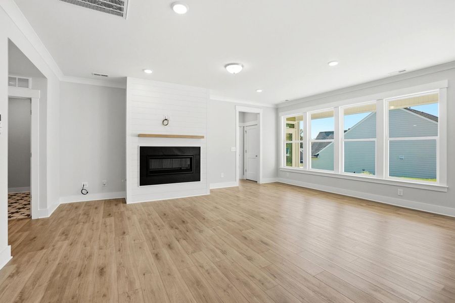 Spacious, unfurnished interior of a new home in Rone Creek, Waxhaw (Image 19).