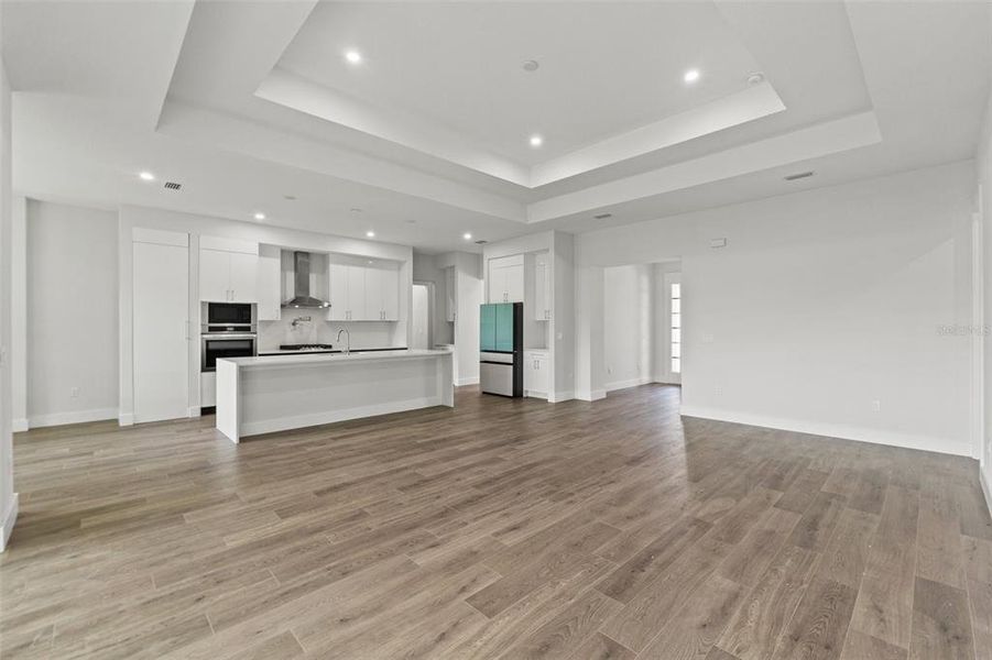 Spacious, unfurnished interior of a new home in Southern Hills Plantation, Brooksville (Image 18).