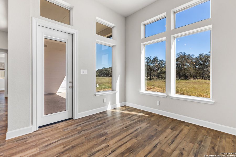 Spacious, unfurnished interior of a new home in Pradera Ridge, Floresville (Image 25). Spacious, unfurnished interior of a new home in Pradera Ridge, Floresville (Image 25).