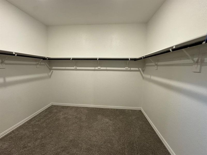 Spacious, unfurnished interior of a new home in Cibolo Hills, Fort Worth (Image 20). Spacious, unfurnished interior of a new home in Cibolo Hills, Fort Worth (Image 20).