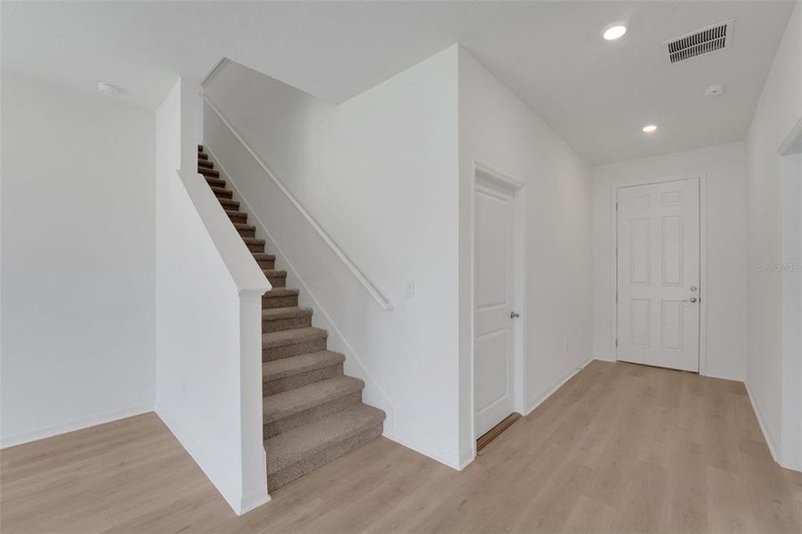 Spacious, unfurnished interior of a new home in Tuscan Hills, Dade City (Image 22).