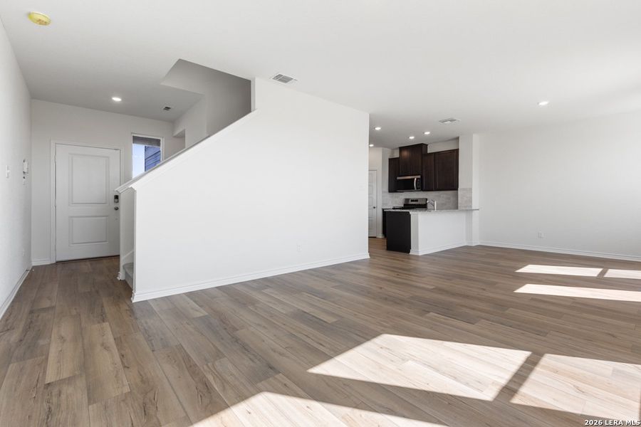 Spacious, unfurnished interior of a new home in Punta Verde, Converse (Image 21). Spacious, unfurnished interior of a new home in Punta Verde, Converse (Image 21).