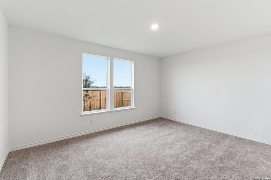 Spacious, unfurnished interior of a new home in The Overlook at Creekside, New Braunfels (Image 20).