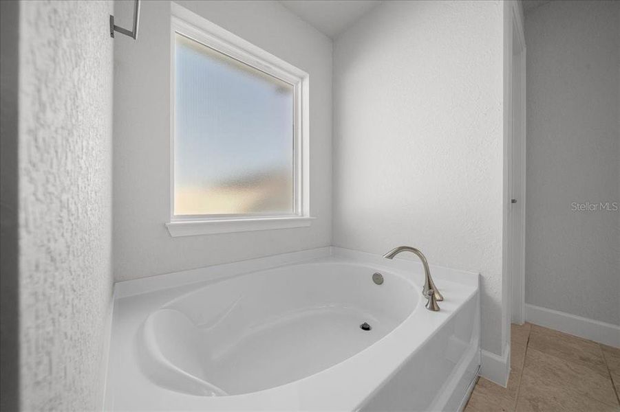 Close-up of interior finishes inside a home in , Ocala (Image 19). Close-up of interior finishes inside a home in , Ocala (Image 19).