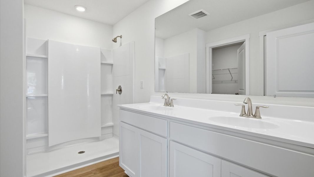Furnished interior view inside a new home in Oak Hill, Vonore (Image 9).