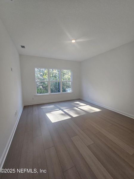 Spacious, unfurnished interior of a new home in , St. Johns (Image 15).