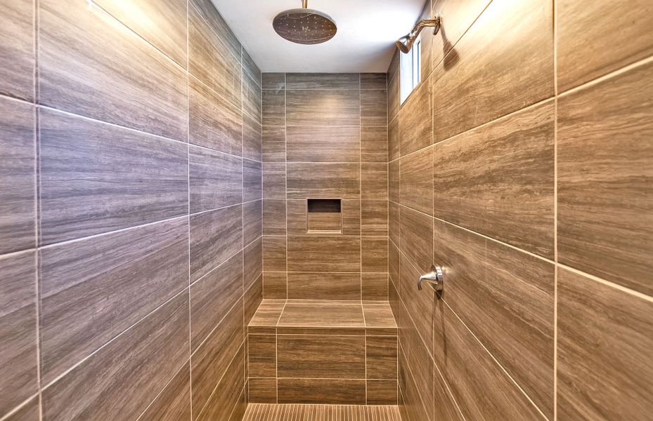 Close-up of interior finishes inside a home in Vistoso Canyon Estates, Oro Valley (Image 12).