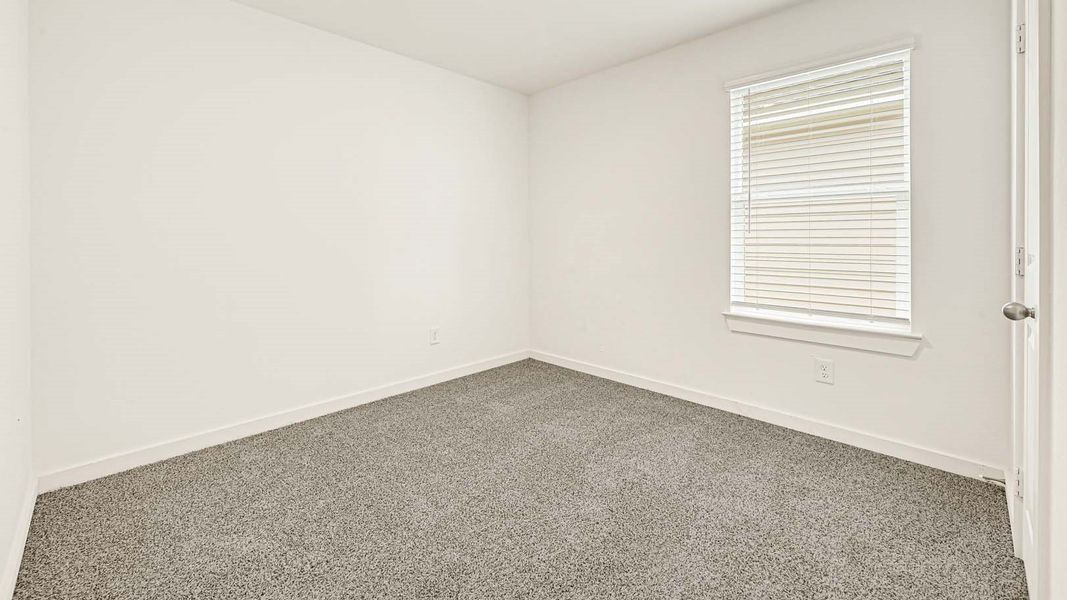 Spacious, unfurnished interior of a new home in Holly Ridge, Rosenberg (Image 18).
