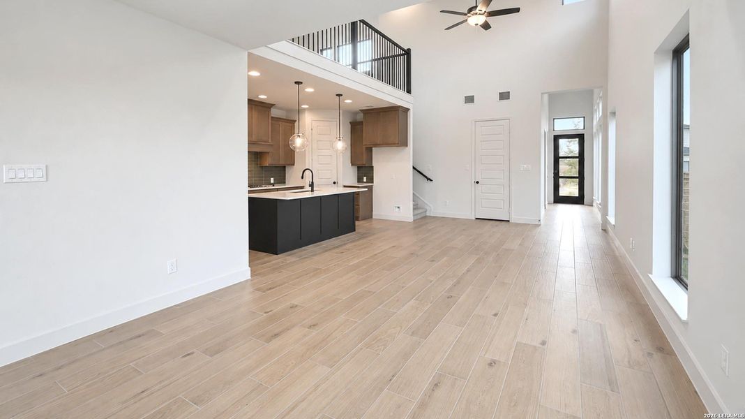 Spacious, unfurnished interior of a new home in Solms Landing, New Braunfels (Image 20).