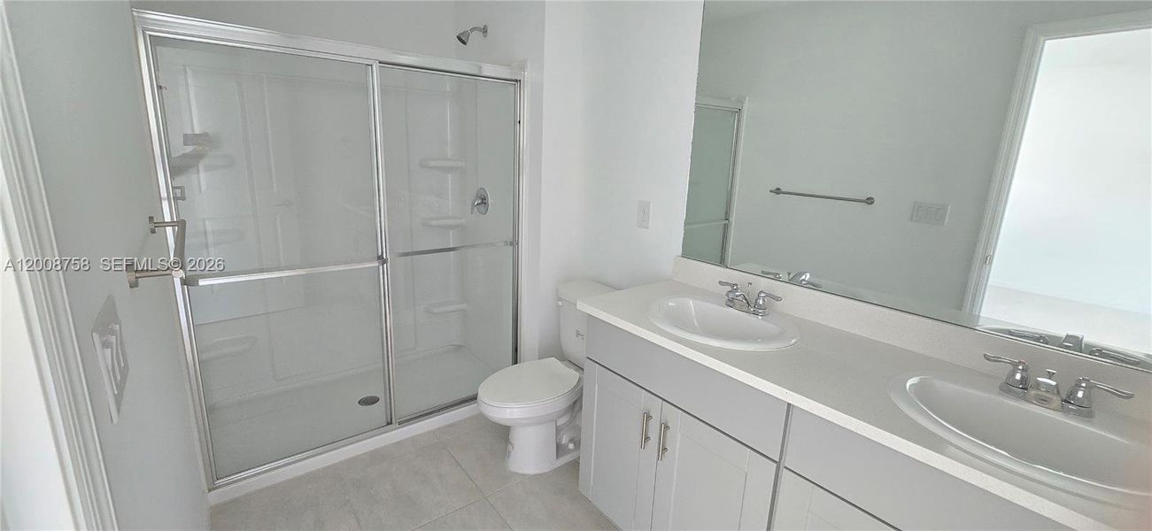 Furnished interior view inside a new home in , Davenport (Image 5).