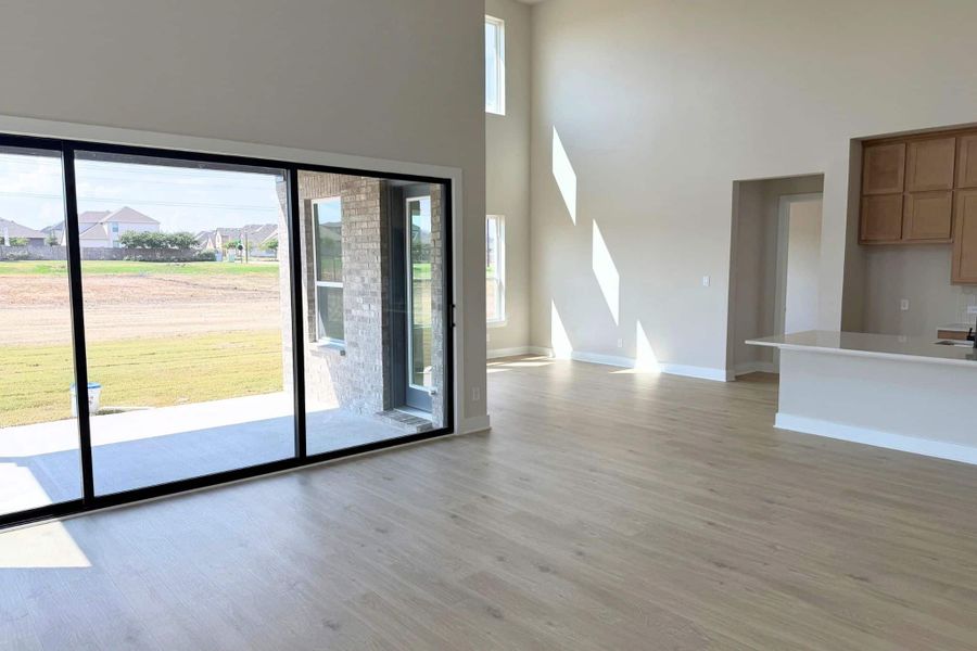 Spacious, unfurnished interior of a new home in Ridge Park Estates, Royse City (Image 10).