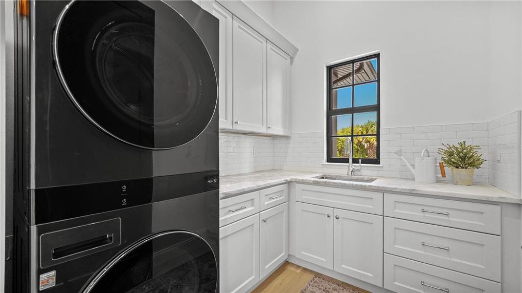 Furnished interior view inside a new home in , Port Charlotte (Image 52).