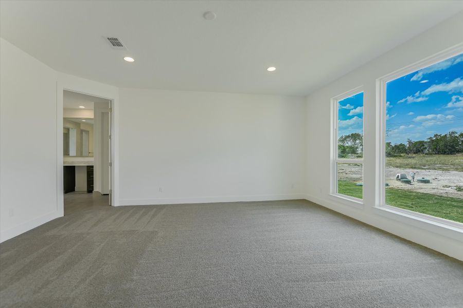 Representative unfurnished interior of a home built from the Vanderpool II by Giddens Homes in Whispering Wind, Bertram (Image 79).