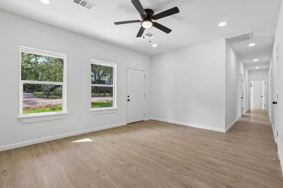 Spacious, unfurnished interior of a new home in , Bastrop (Image 22).
