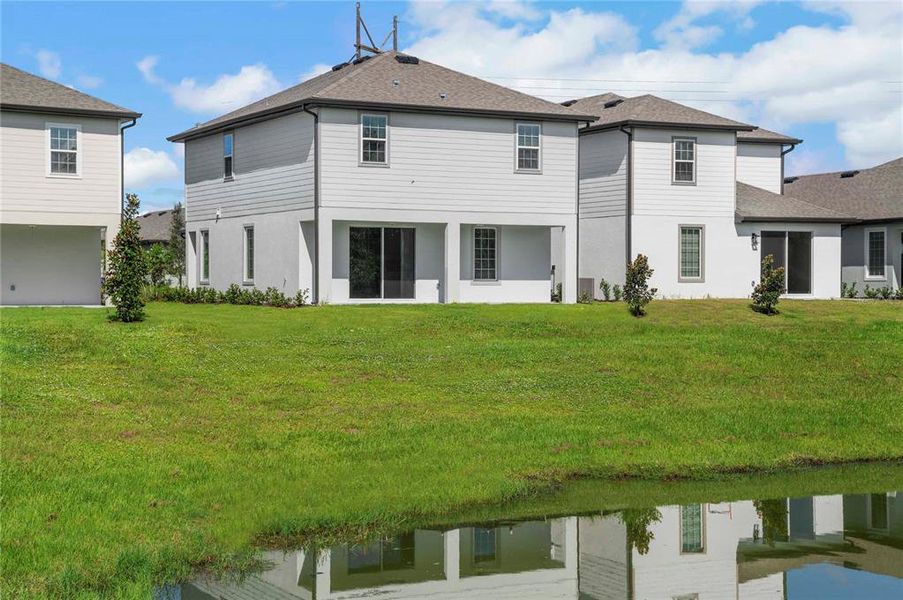 Exterior details and patio area of a home in , Kissimmee (Image 4).