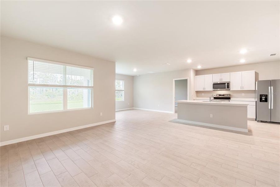 Spacious, unfurnished interior of a new home in Seagrass, Punta Gorda (Image 13).