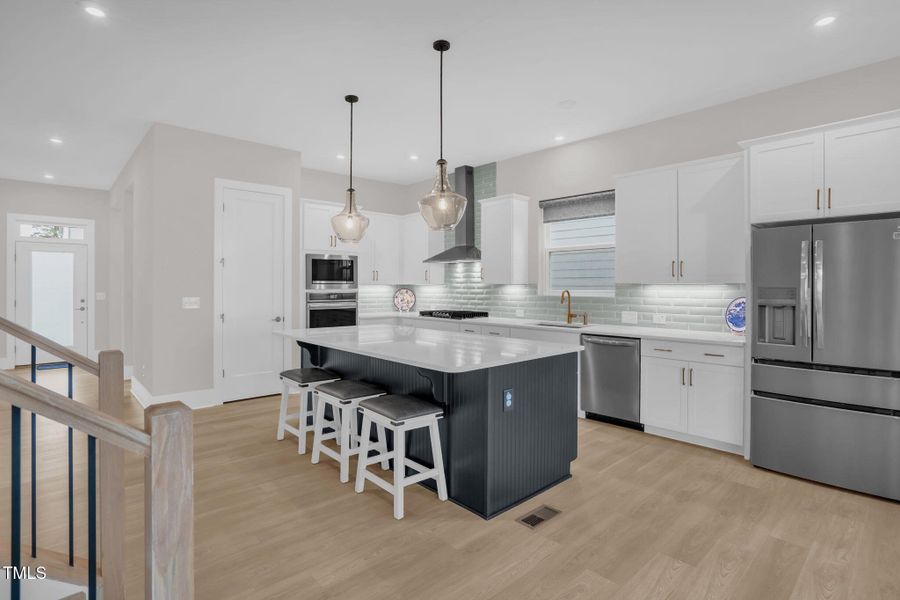 14-web-or-mls-4421 Bridle Run Dr-14