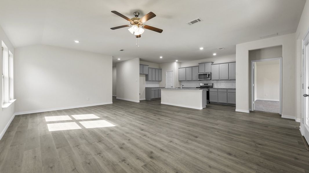Spacious, unfurnished interior of a new home in Trailstone, Caddo Mills (Image 27). Spacious, unfurnished interior of a new home in Trailstone, Caddo Mills (Image 27).