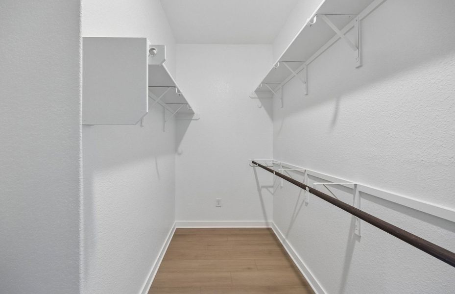 Spacious, unfurnished interior of a new home in Crescent Bluff, Georgetown (Image 13).