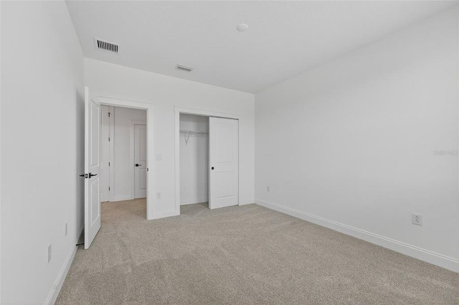 Spacious, unfurnished interior of a new home in , Winter Garden (Image 27).