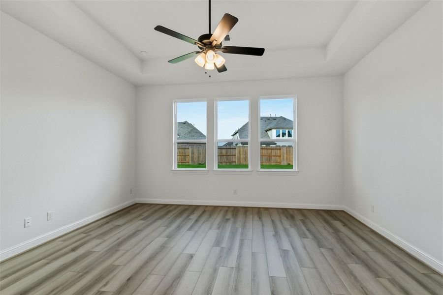 Spacious, unfurnished interior of a new home in Brookewater, Rosenberg (Image 35).