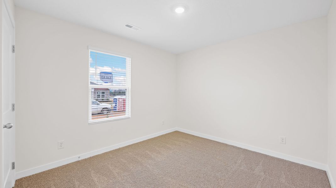 Spacious, unfurnished interior of a new home in Timber Creek, Rossville (Image 12).