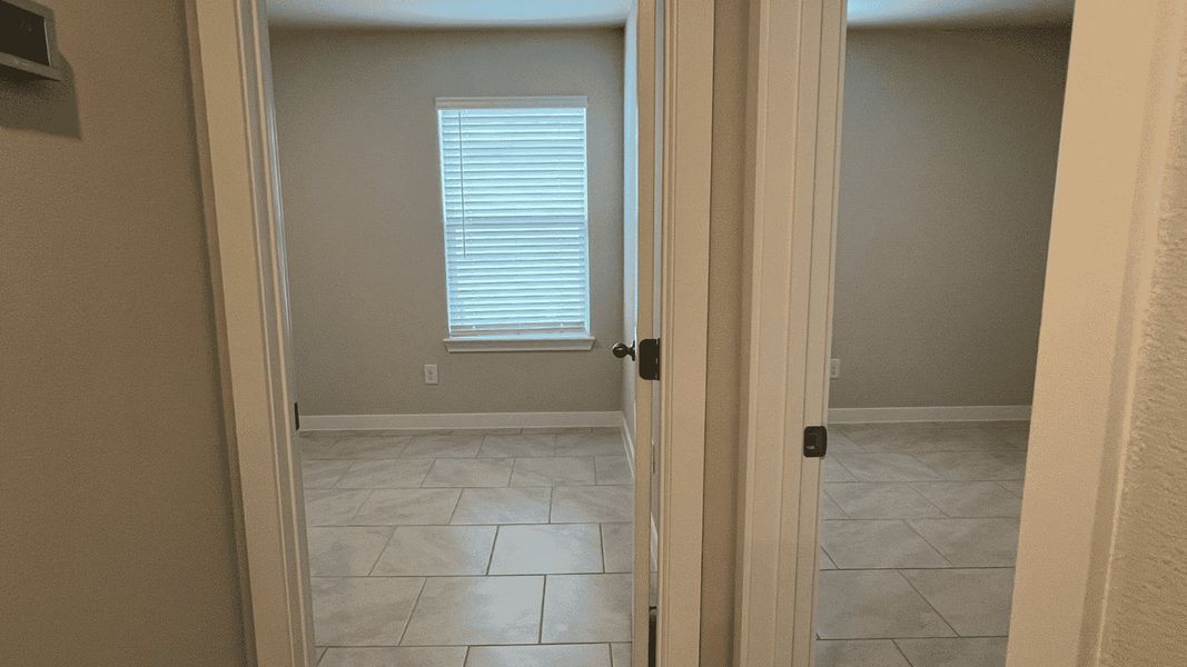 Spacious, unfurnished interior of a new home in Saratoga Crossing, Corpus Christi (Image 10).