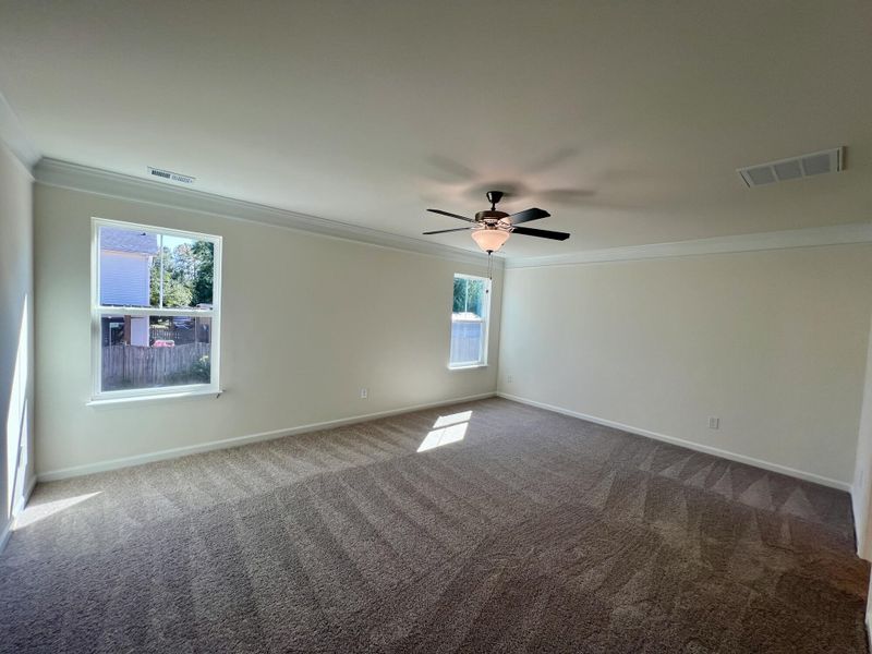 Spacious, unfurnished interior of a new home in Bellevue, Greenville (Image 14).