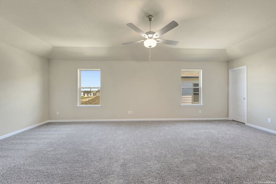 Spacious, unfurnished interior of a new home in Park Place, New Braunfels (Image 37).