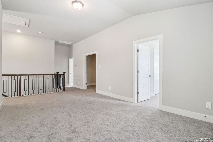 Spacious, unfurnished interior of a new home in Thomas Pond, San Antonio (Image 45). Spacious, unfurnished interior of a new home in Thomas Pond, San Antonio (Image 45).