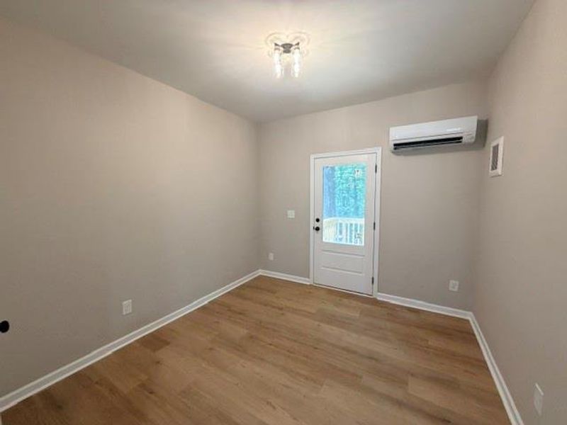 Spacious, unfurnished interior of a new home in , Dallas (Image 10).