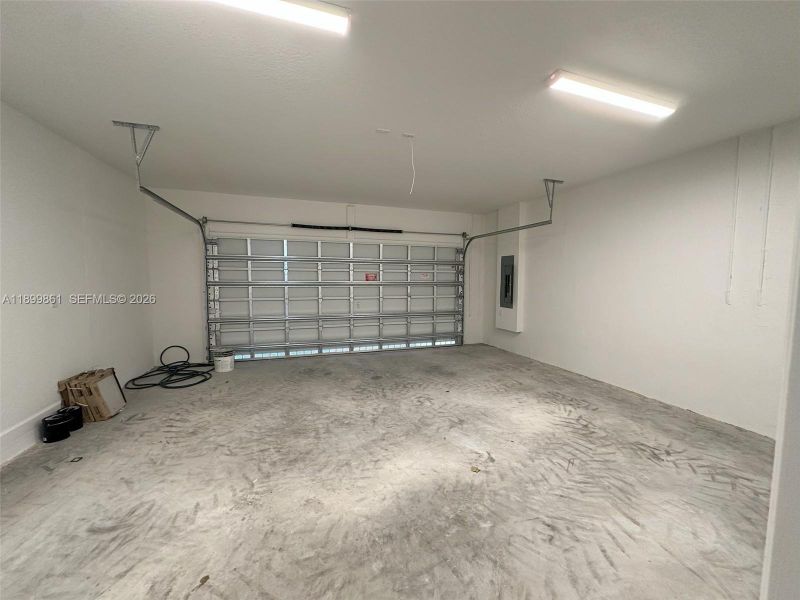 Spacious, unfurnished interior of a new home in Hawthorne at Galiano Pointe, Miami (Image 12).