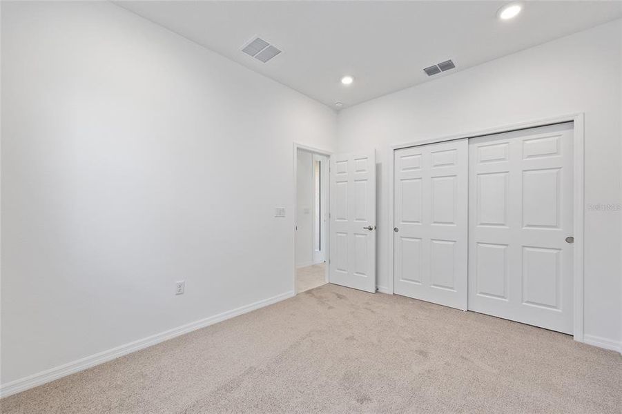 Spacious, unfurnished interior of a new home in Calesa Township, Ocala (Image 34).