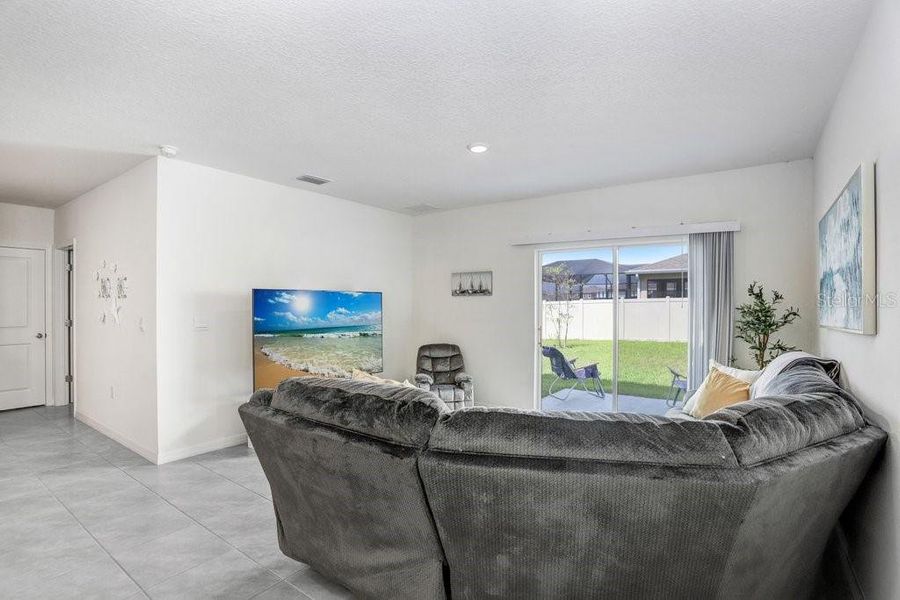 Furnished interior view inside a new home in Epperson, Wesley Chapel (Image 15).
