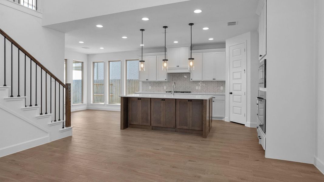Furnished interior view inside a new home in Valencia, Manvel (Image 7).