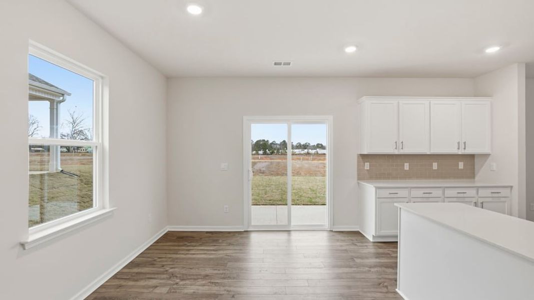 Spacious, unfurnished interior of a new home in Woodglen, Piedmont (Image 18).