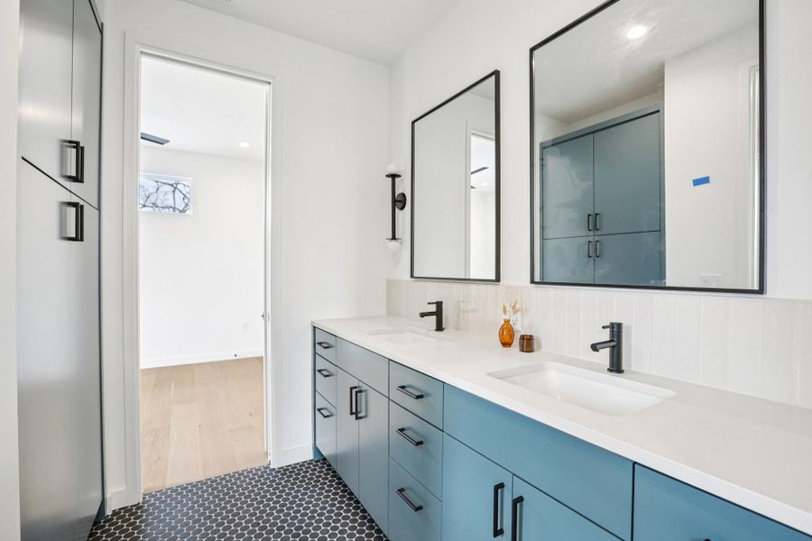 Furnished interior view inside a new home in , Austin (Image 25).