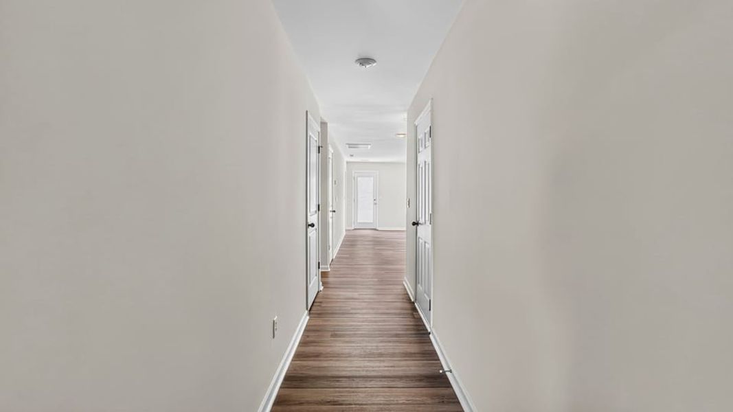 Spacious, unfurnished interior of a new home in Cedar Gap, Fountain Inn (Image 16).