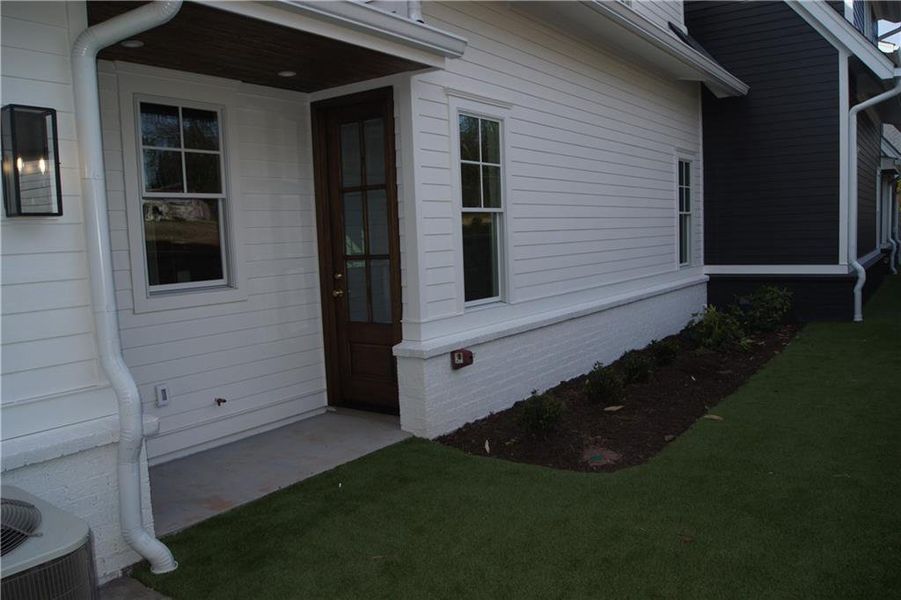 Exterior details and patio area of a home in , Gainesville (Image 4).