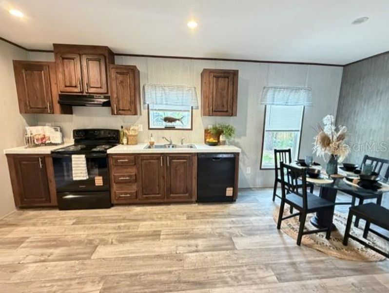 Furnished interior view inside a new home in , Chiefland (Image 9).