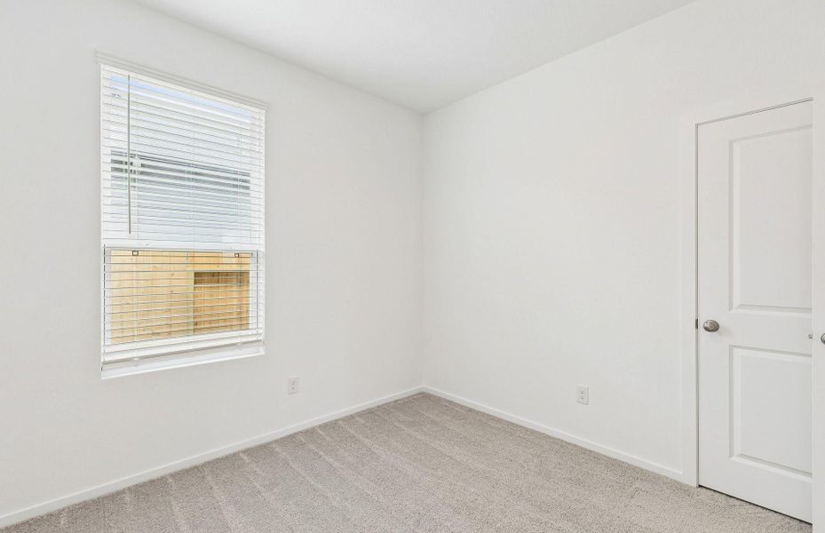 Spacious, unfurnished interior of a new home in Stokesbury, Waller (Image 27).