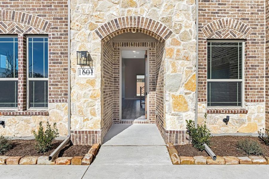 Exterior details and patio area of a home in Addison Hills Classic 60s, Cedar Hill (Image 23).