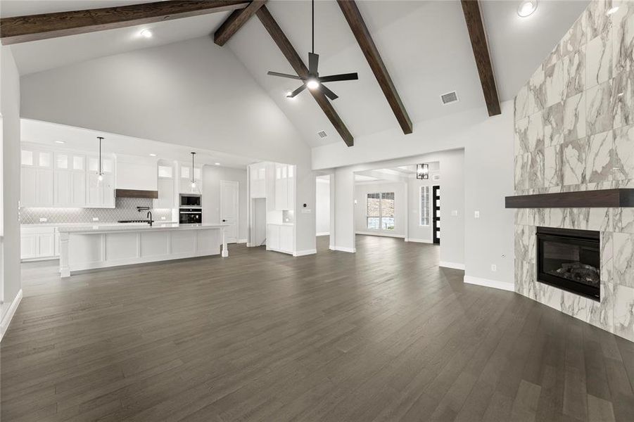 Spacious, unfurnished interior of a new home in Las Brisas at Stoney Creek, Sunnyvale (Image 17). Spacious, unfurnished interior of a new home in Las Brisas at Stoney Creek, Sunnyvale (Image 17).