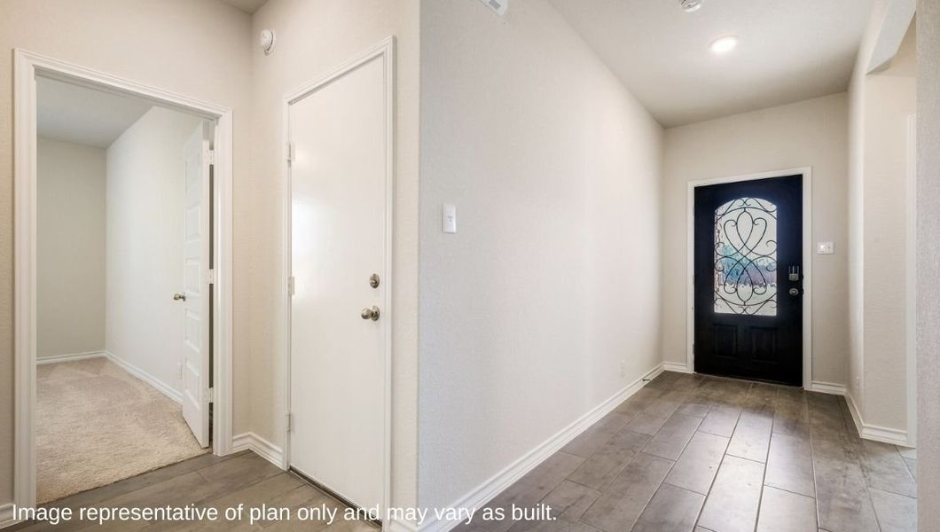 Representative unfurnished interior of a home built from the The Irvine by D.R. Horton in Veranda, San Antonio (Image 11).