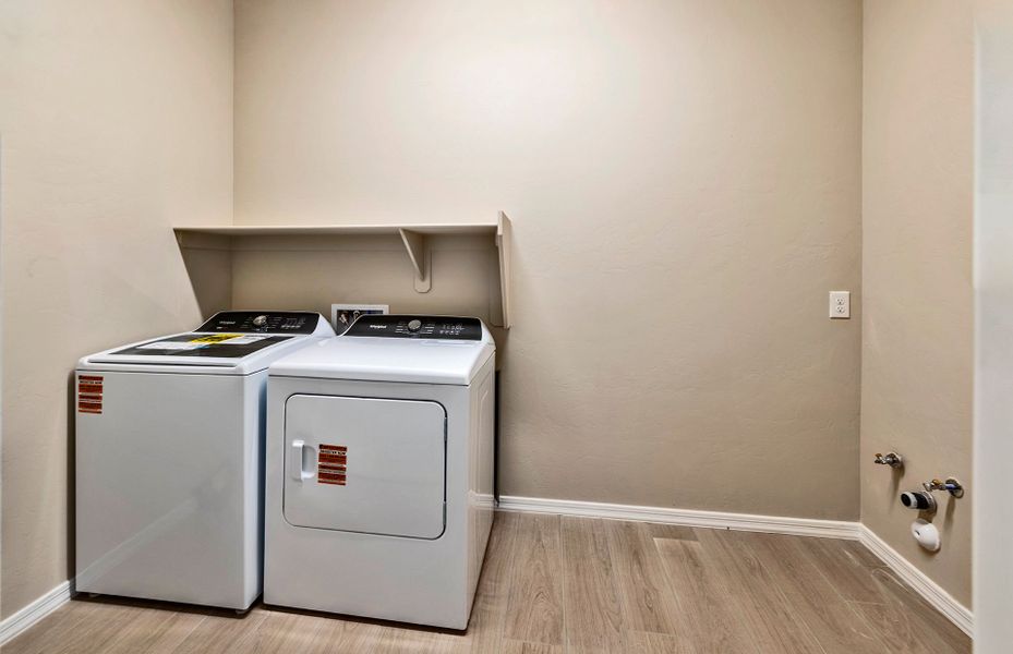 Close-up of interior finishes inside a home in Vistoso Canyon Estates, Oro Valley (Image 12).